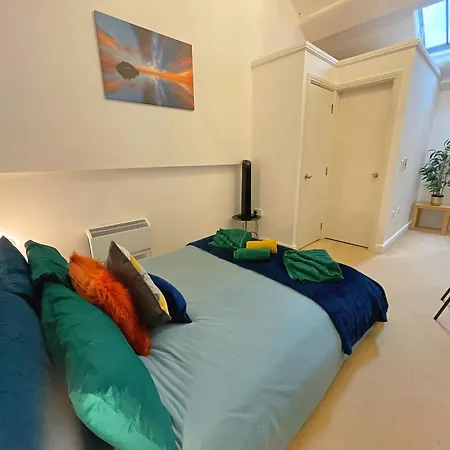 Vibrant Loft Apartment In Grade II Listed Georgian Building Sheffield Exterior photo