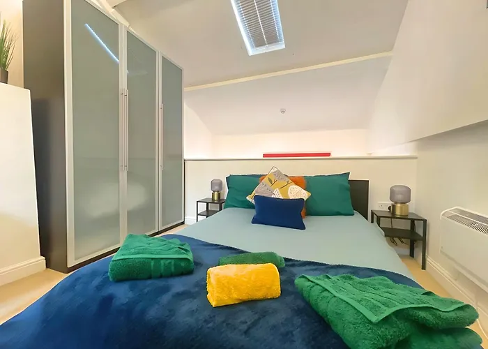 Vibrant Loft Apartment In Grade II Listed Georgian Building